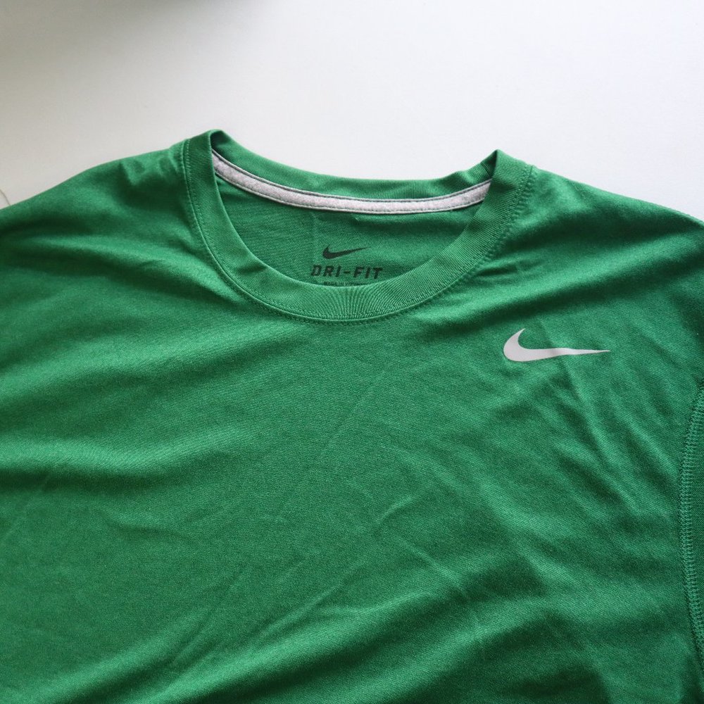 Nike Shirt Men's Medium Olive Green Short Sleeve Crew Neck Workout Dri Fit